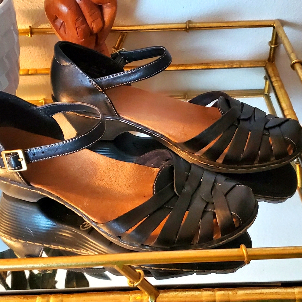 Clarks Bendable Closed Toe Sandal Clog